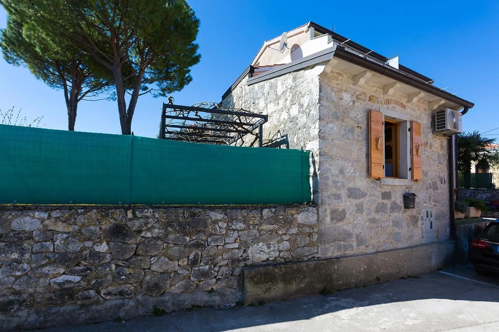 Stone House Ana Funtana Villa